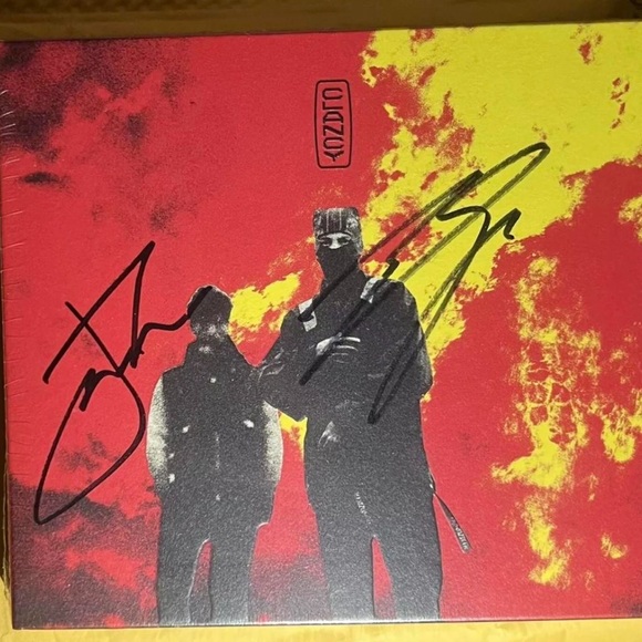 Twenty One Pilots Clancy CD Signed Autographed 21 Pilots - Picture 1 of 4